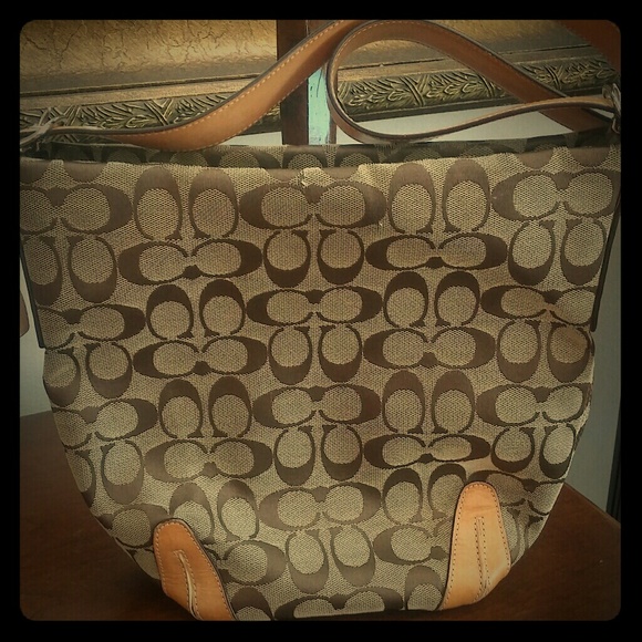 Coach Handbags - Coach NoD25-6076 Handbag